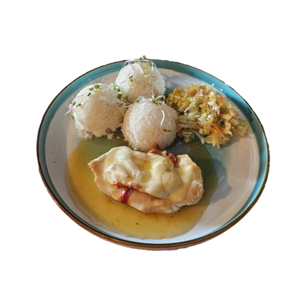 Gurmánske kuracie prsia, ryža, šalát /šampiňóny, kápia, dietna saláma, salsa, syr/, ryža